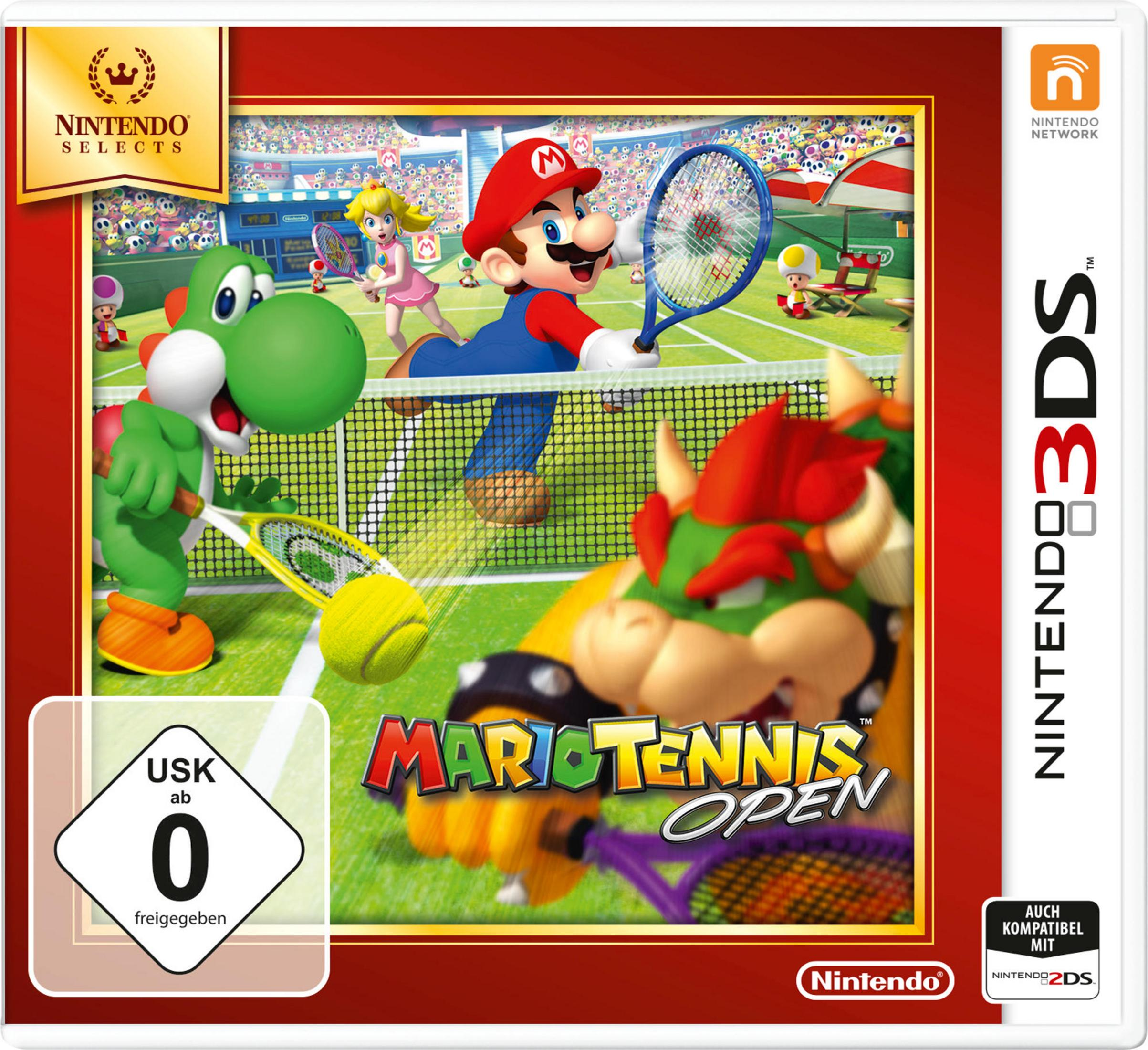 Mario Tennis Open Spielcover mit Mario, Yoshi, Bowser und Peach beim Tennisspielen auf einem grünen Platz mit Zuschauern.
