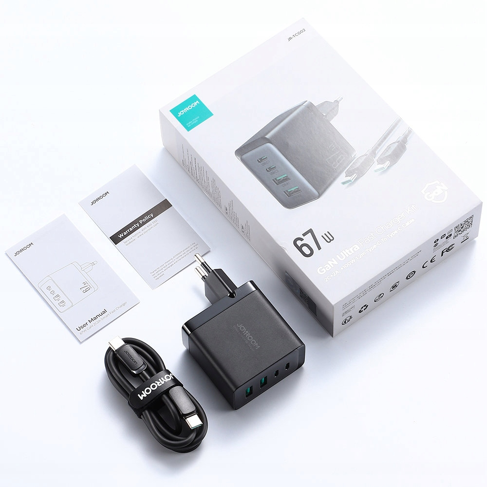 Ein Joyroom 67W GaN Ultra Fast Charger Kit wird mit seiner Box, Bedienungsanleitung, Garantie und Ladekabel angezeigt.