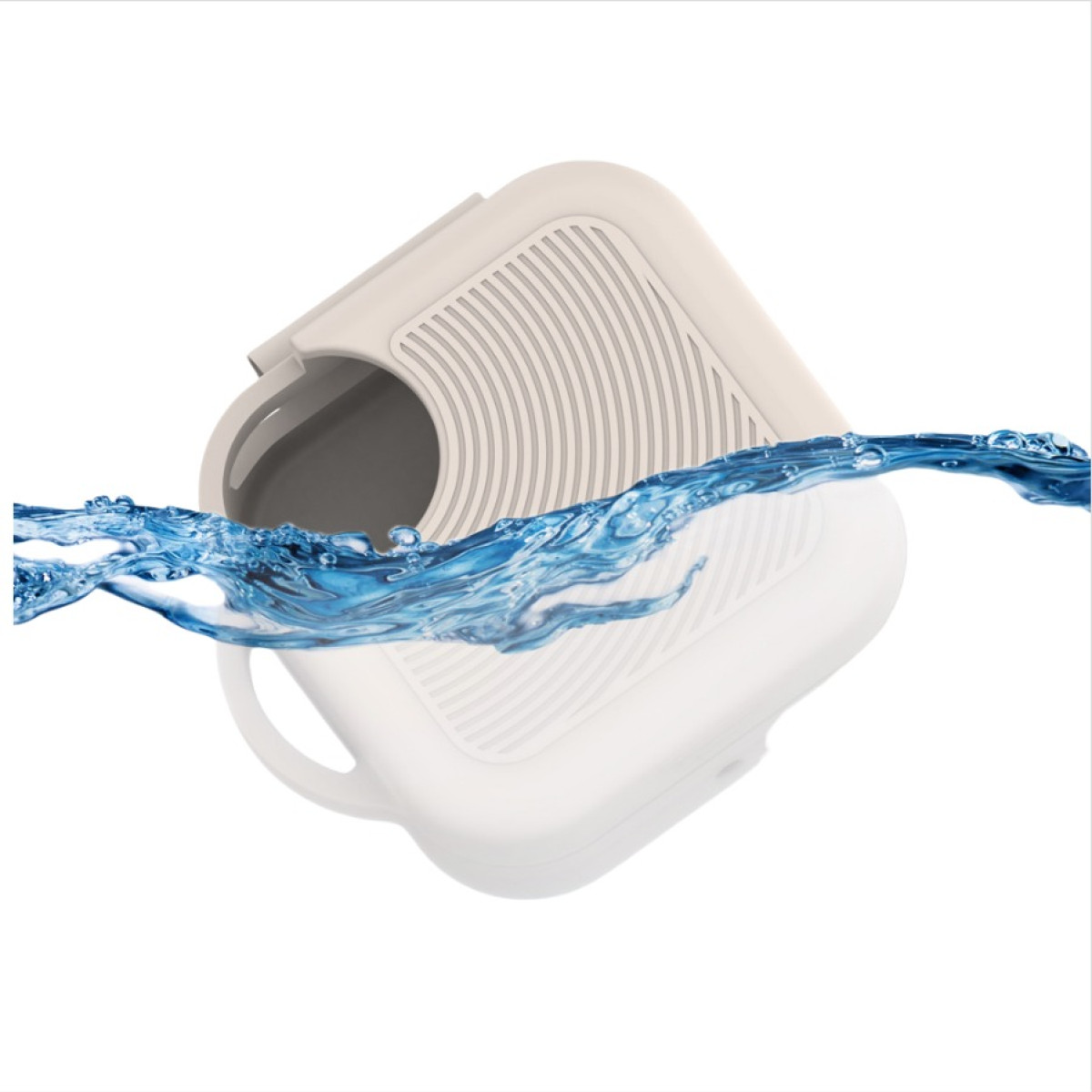 Una scolapasta bianca e grigia è immersa nell'acqua. L'acqua scorre intorno alla scolapasta.
