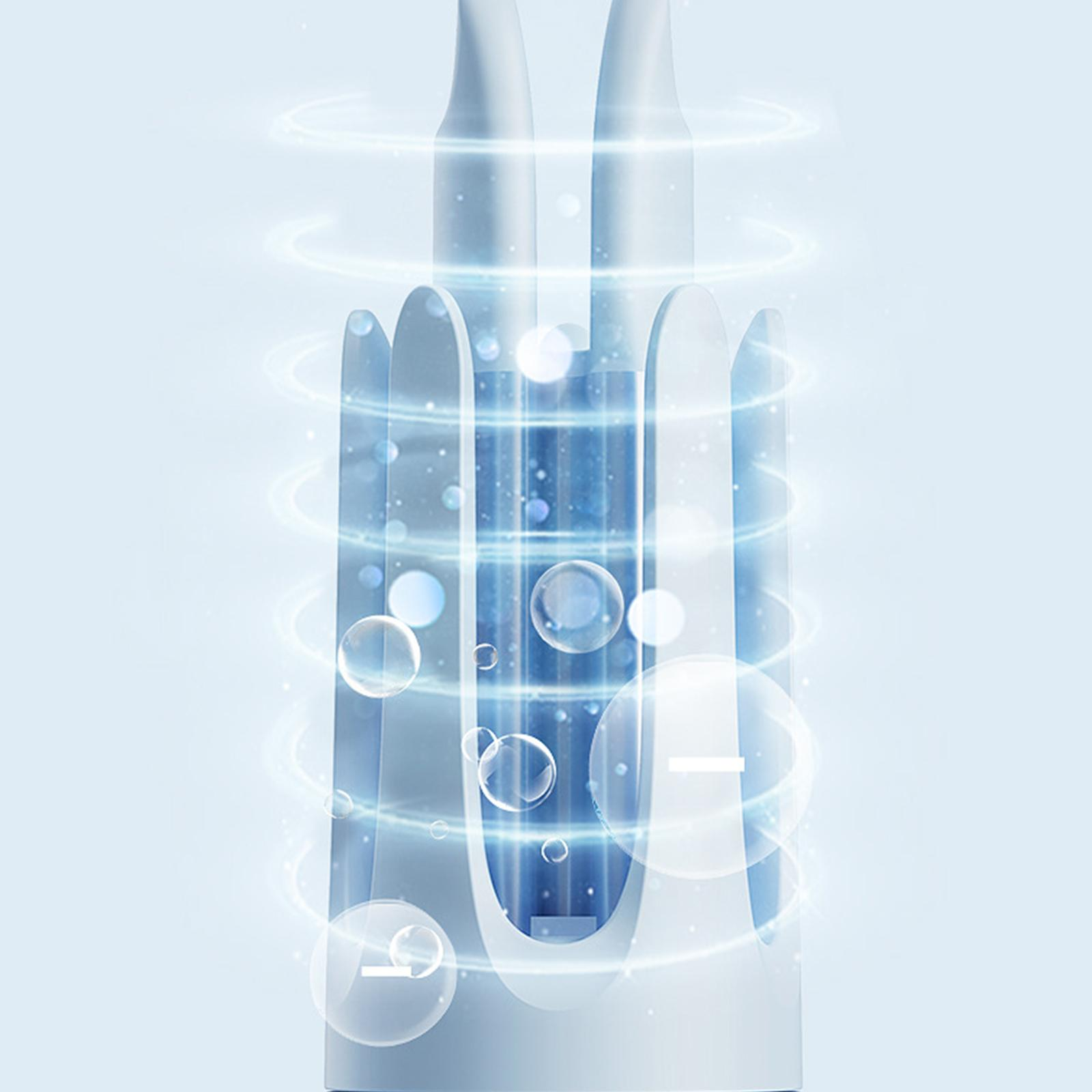 Nahaufnahme eines weißen, automatischen Lockenstabs, umgeben von animierten Wassertröpfchen und glühendem Licht.