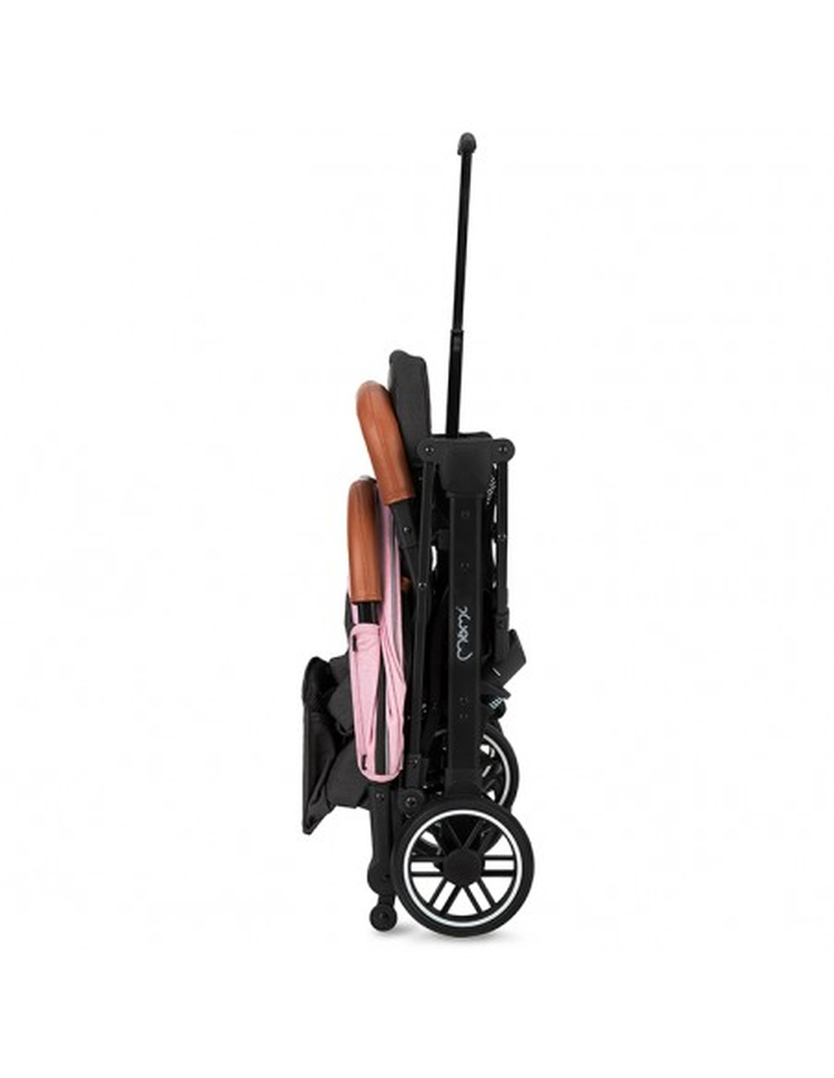 Ein zusammengeklappter schwarzer Kinderwagen mit rosa Akzenten ist auf einem weißen Hintergrund abgebildet.