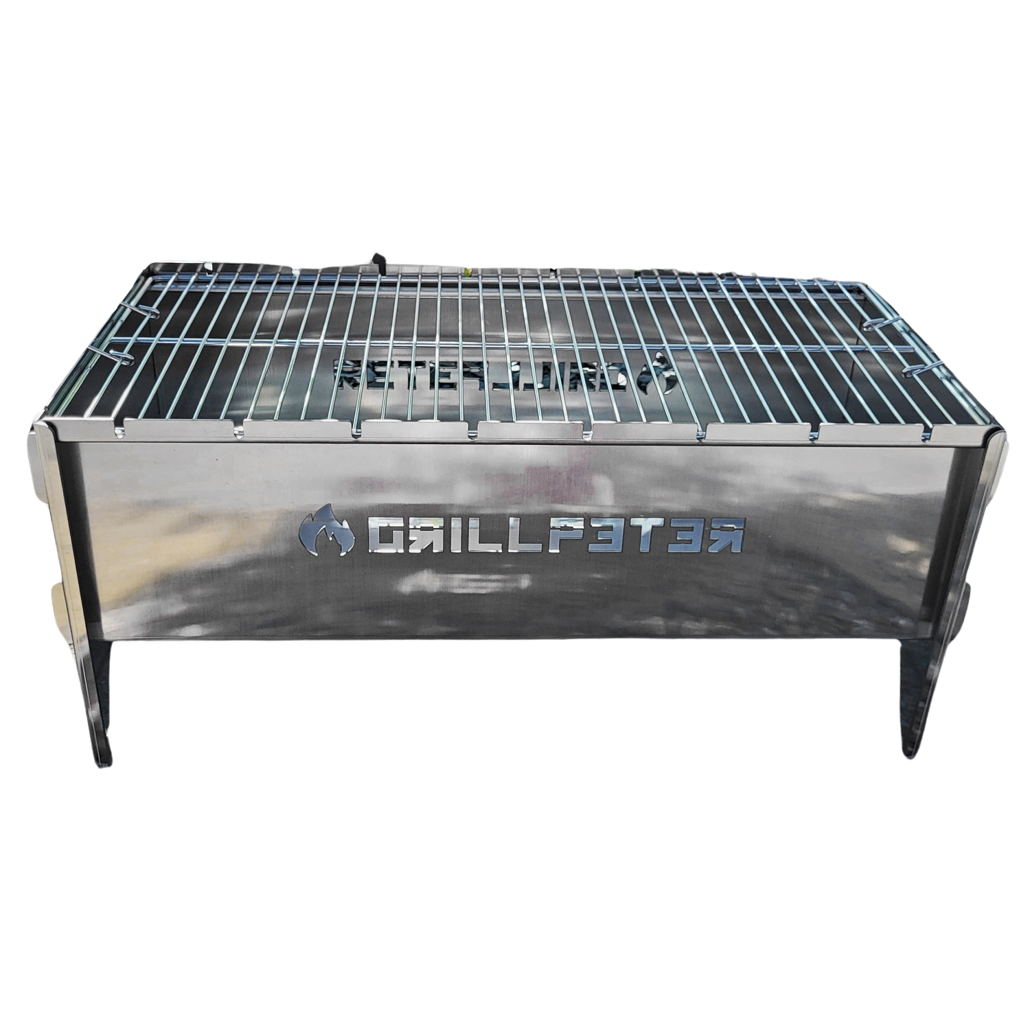 Ein silberner tragbarer Grill mit dem Text "GRILLFSTER" auf der Vorderseite.