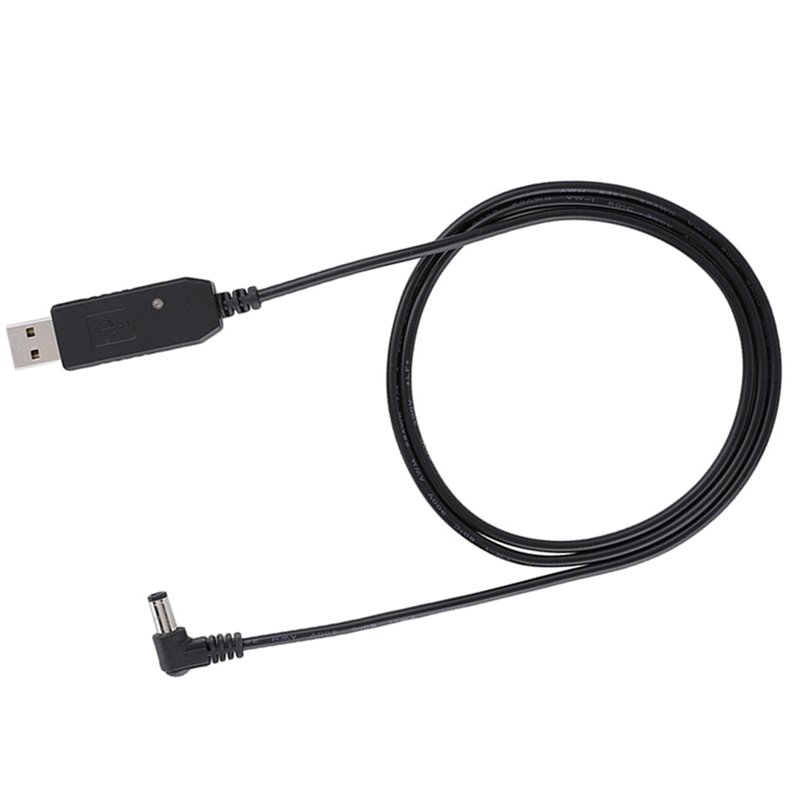 Schwarzes Kabel mit USB- und DC-Anschlüssen auf weißem Hintergrund.