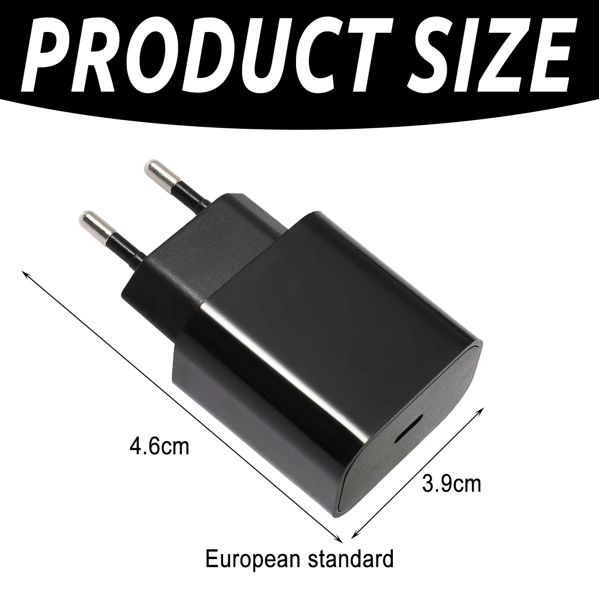 Ein schwarzes europäisches Standard-USB-Ladegerät mit silbernen Stiften und beschrifteten Abmessungen.