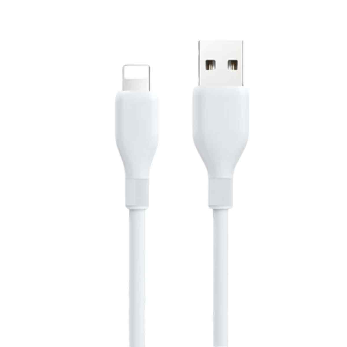Zwei weiße USB-Ladekabel mit Lightning-Anschluss und USB-A-Anschluss vor einem weißen Hintergrund.