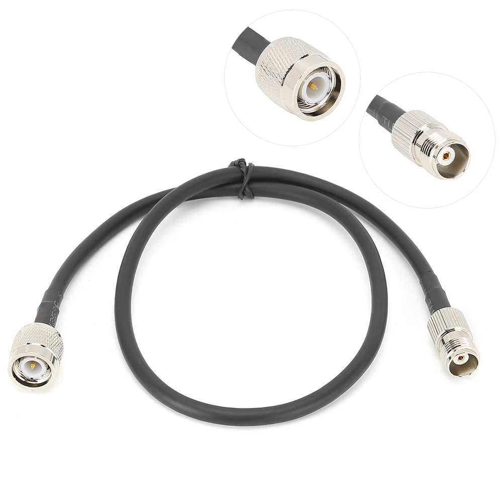 Ein schwarzes Kabel mit silbernen Anschlüssen auf weißem Hintergrund.