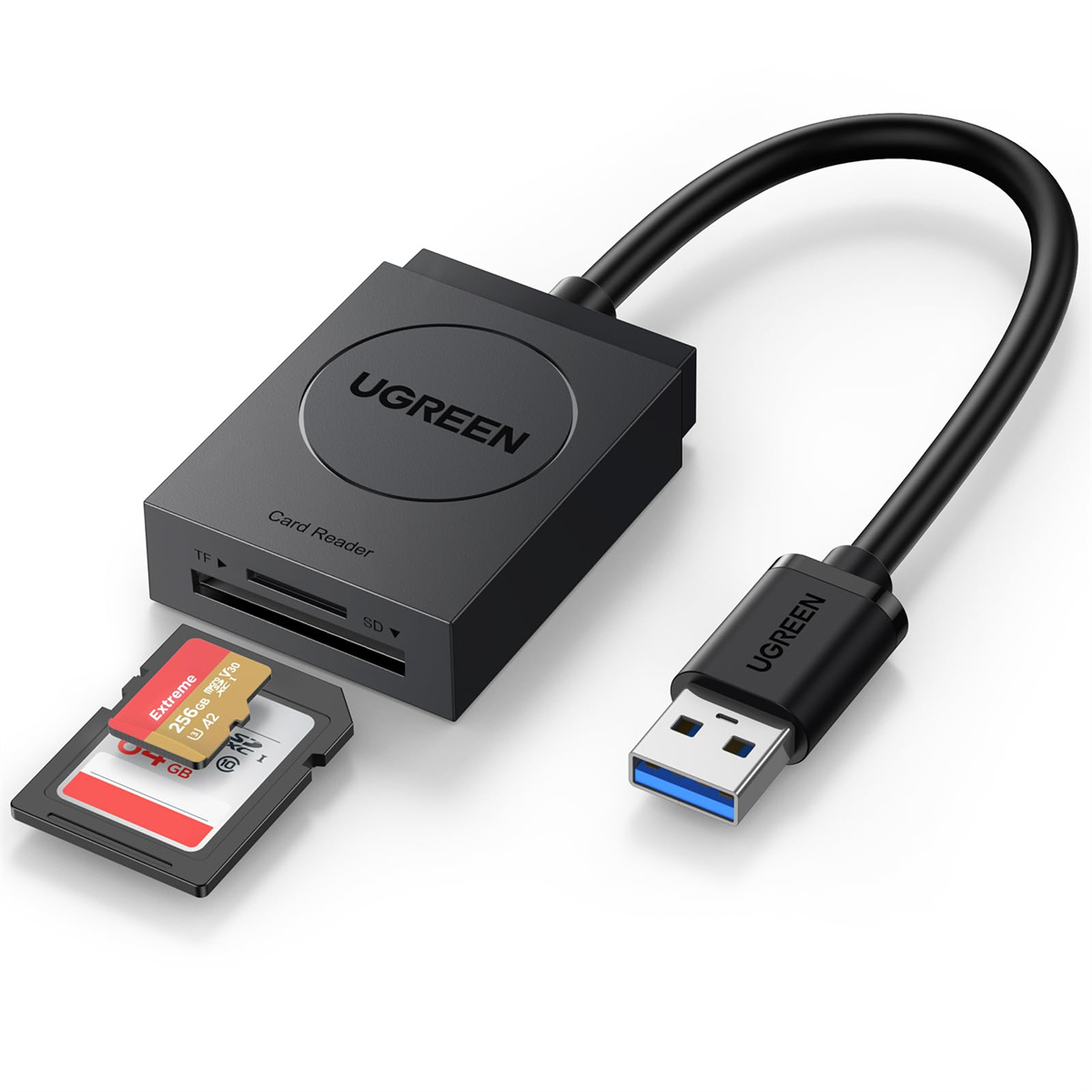 UGREEN-Kartenleser mit SD- und TF-Karte. Der USB-Anschluss ist ebenfalls sichtbar.