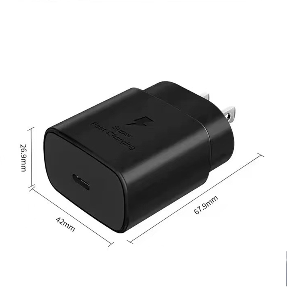 Schwarzes Ladegerät mit Abmessungen, mit USB-C-Anschluss und 'Super Fast Charging'-Text.