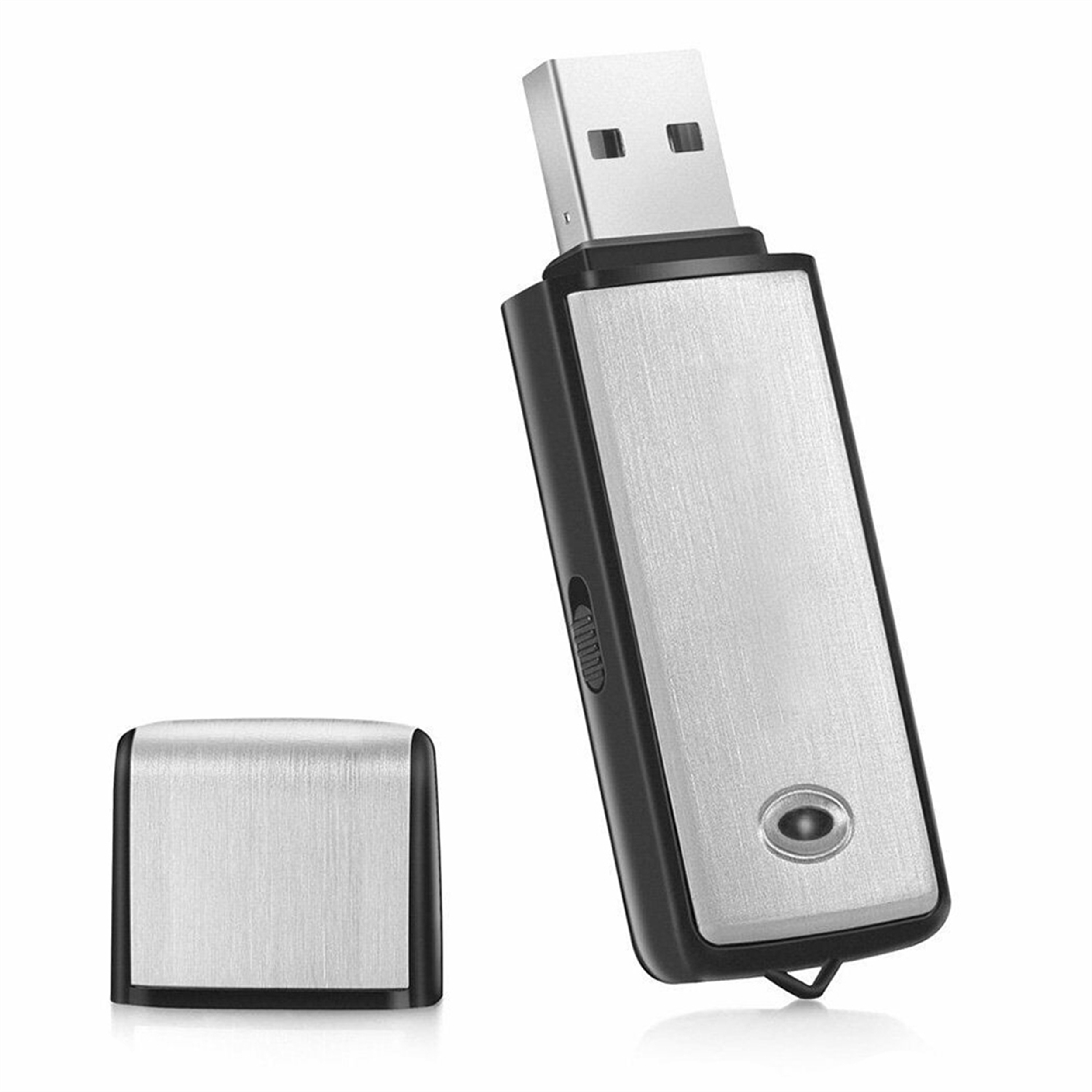 Silberner und schwarzer USB-Stick mit abgenommener Kappe, isoliert auf einem weißen Hintergrund.