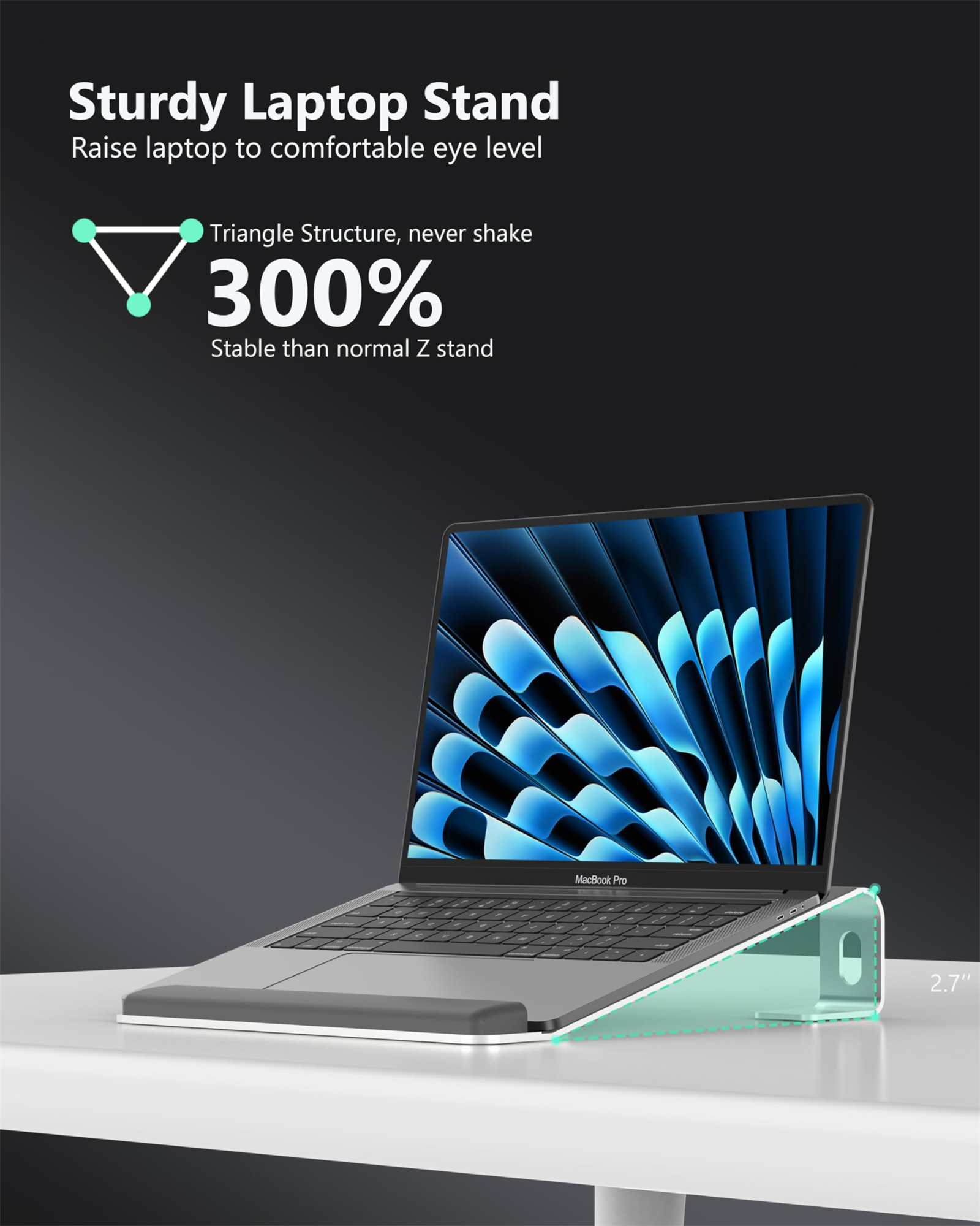 Ein stabiler Laptopständer hält ein MacBook Pro und betont seine stabile Dreiecksstruktur und die bequeme Augenhöhe.