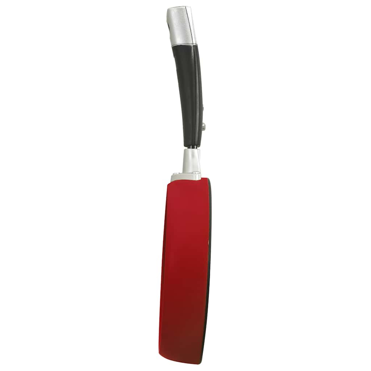 Eine rote Bratpfanne ist von der Seite zu sehen, der Griff ist schwarz und silber.