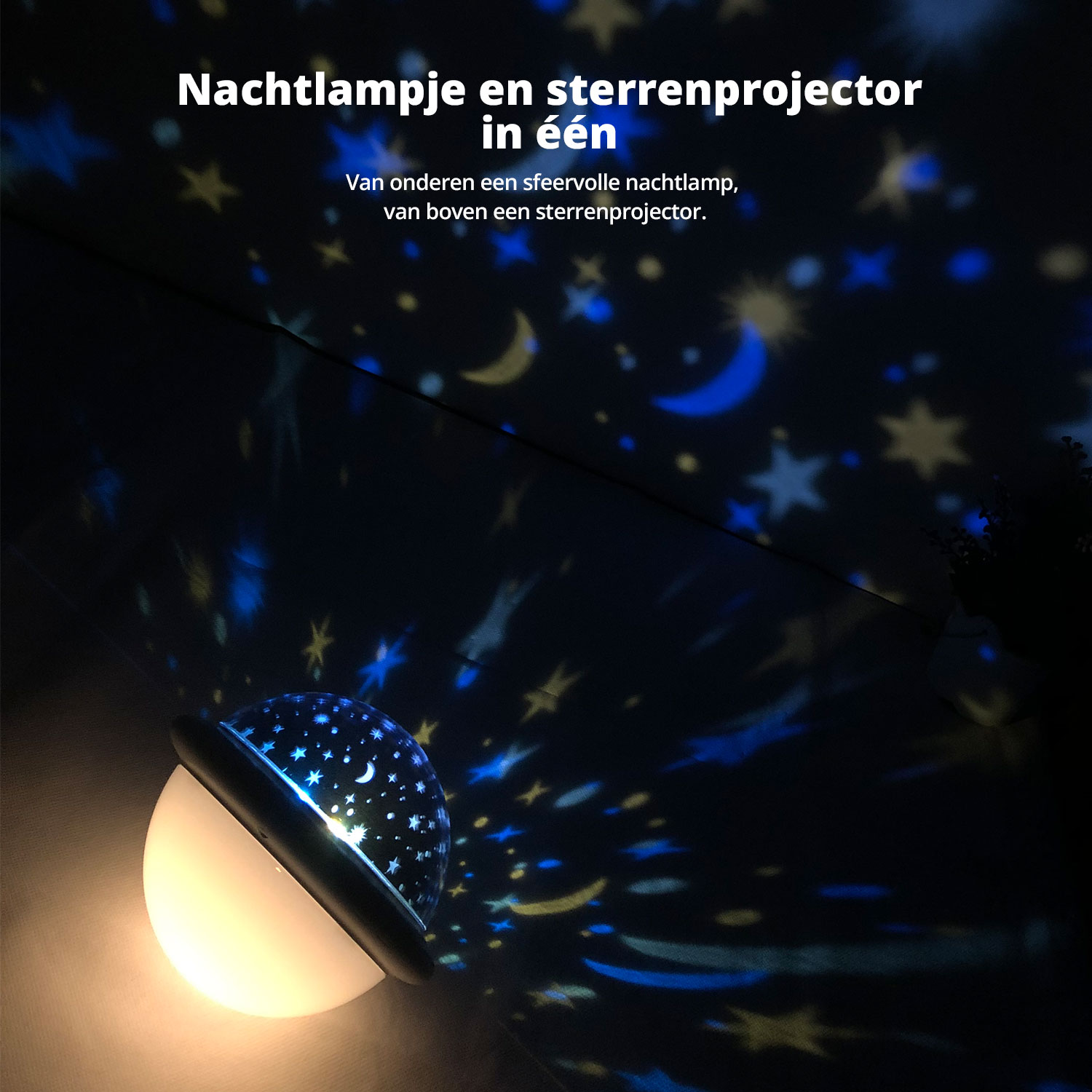 Een nachtlampje projecteert sterren en manen op het plafond, waardoor een sterrennachteffect in de kamer ontstaat.