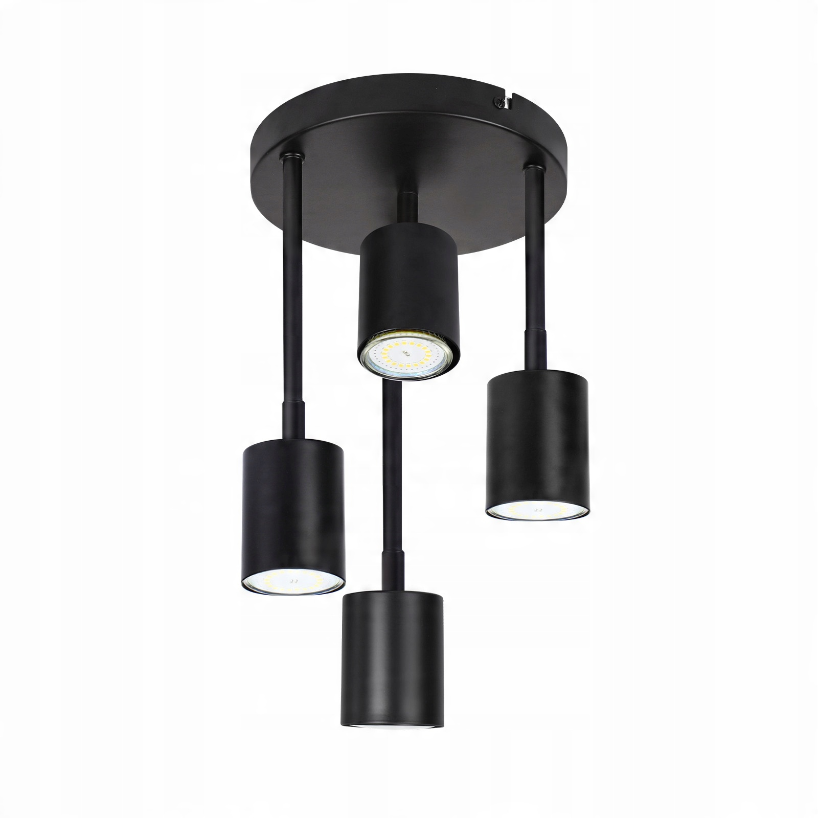 Czarna lampa sufitowa z trzema cylindrycznymi światłami. Oprawa oświetleniowa na białym tle.