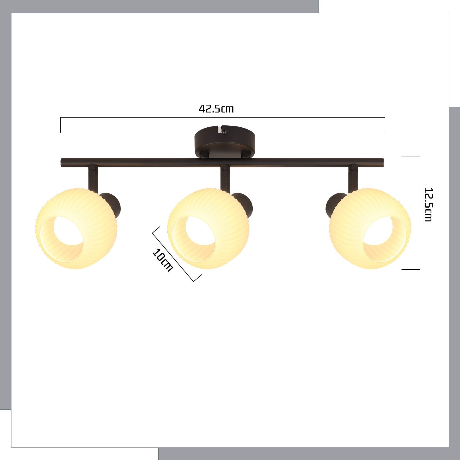 Schema di un lampadario a soffitto con tre luci. Le dimensioni sono indicate in centimetri.