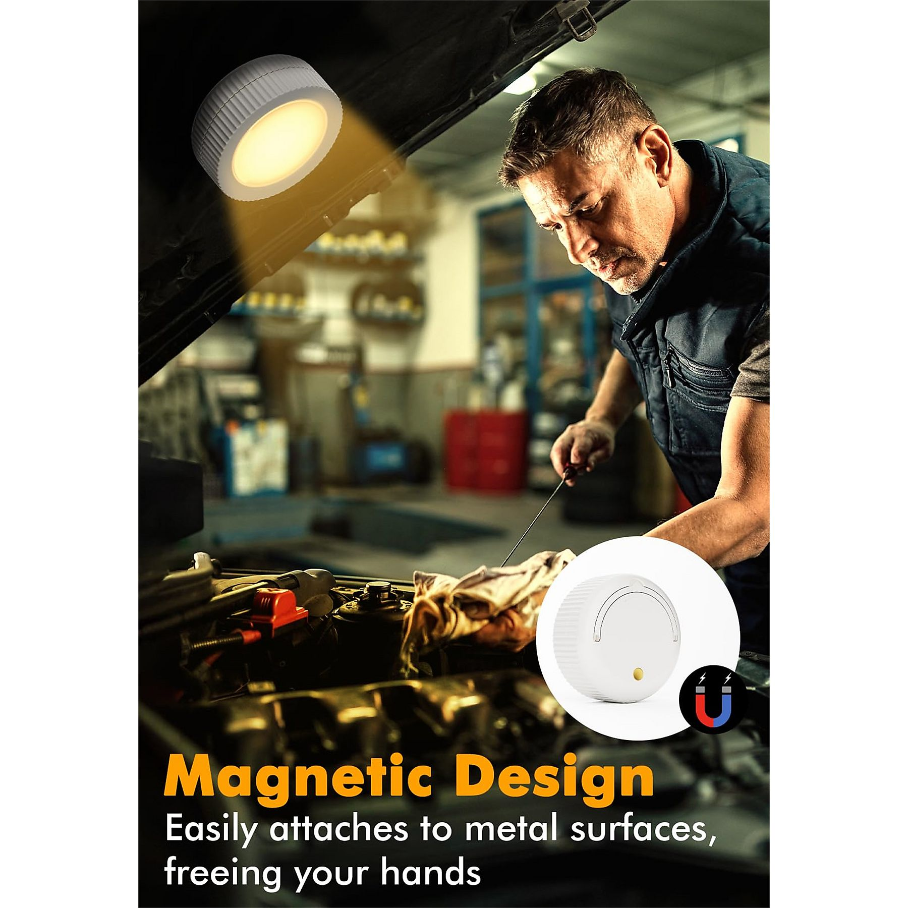 Ein Mann arbeitet an einem Automotor, der von einer magnetischen LED-Arbeitsleuchte beleuchtet wird.