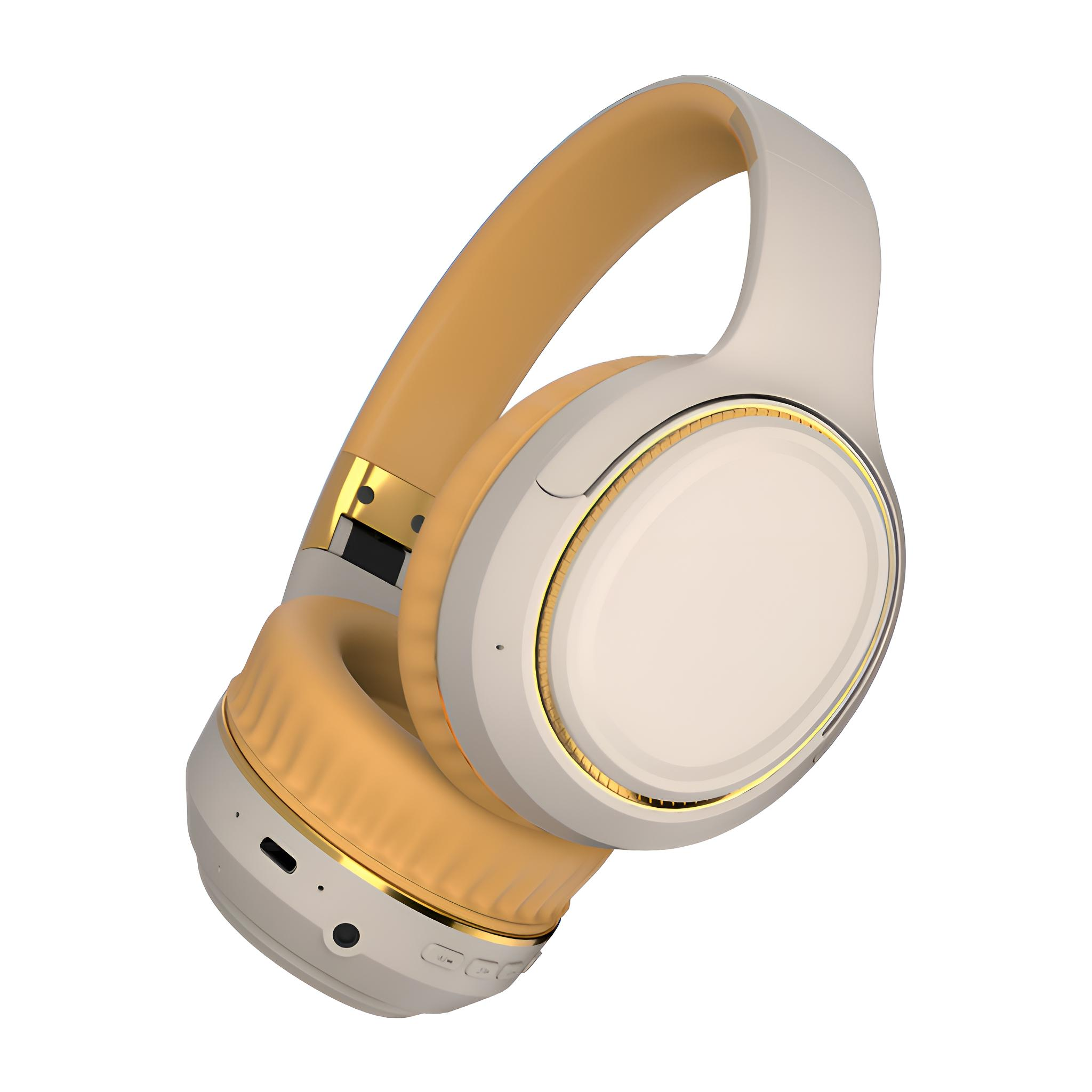 Beige und goldfarbene Over-Ear-Kopfhörer auf weißem Hintergrund.