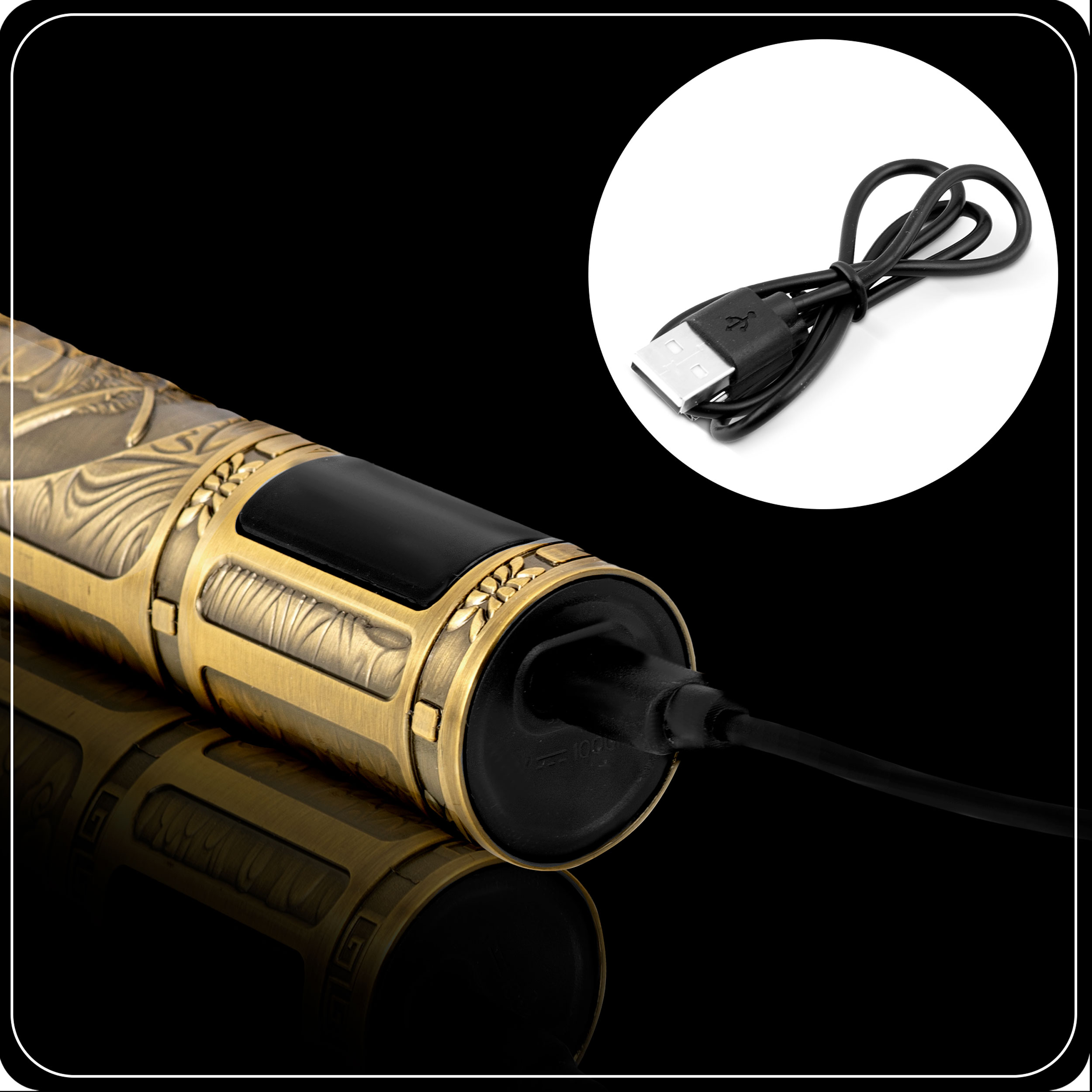 Zbliżenie na złotą maszynkę do strzyżenia włosów ładowaną czarnym kablem ładującym na czarnym tle.