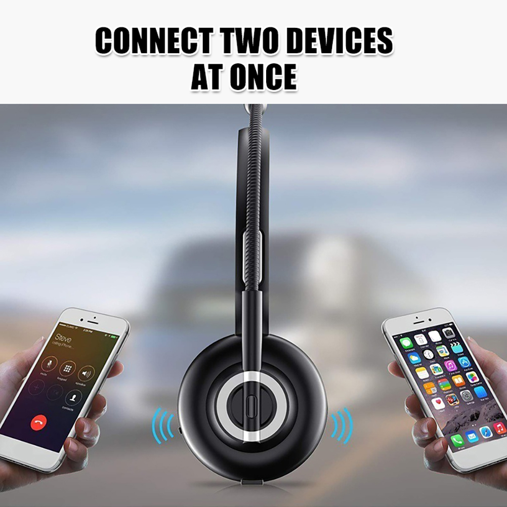Ein schwarzes kabelloses Headset mit einem zentralen Mikrofon wird zwischen zwei Smartphones gezeigt.