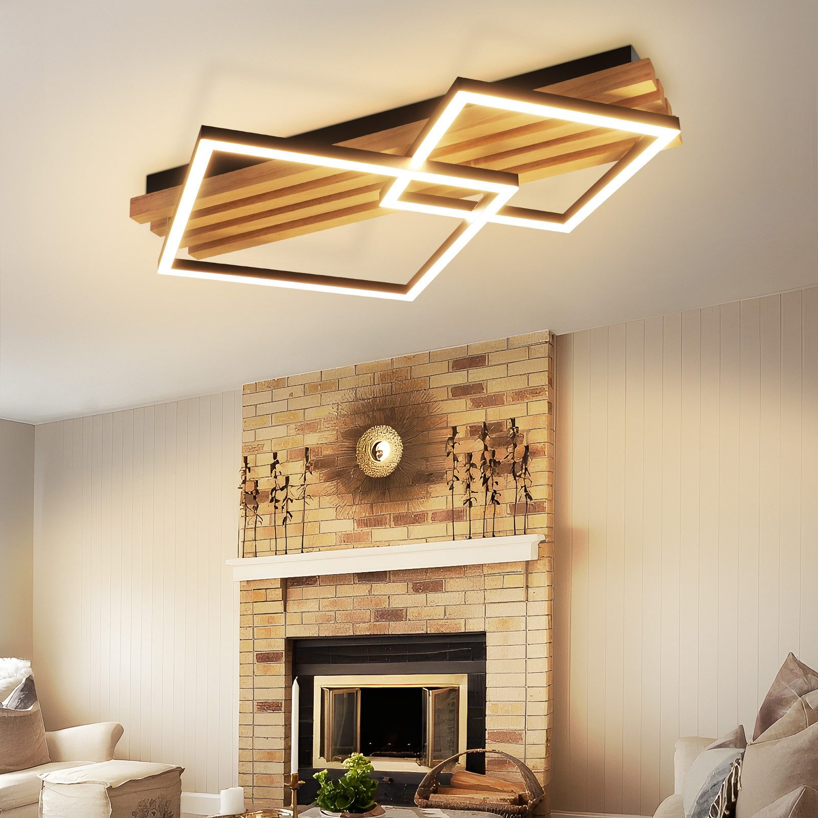 Un moderno plafoniera con listelli in legno e quadrati geometrici a LED, montato in un soggiorno.