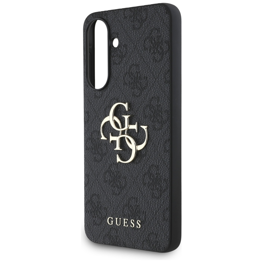 Una custodia nera per telefono con il logo Guess dorato. La custodia ha un motivo ripetuto.
