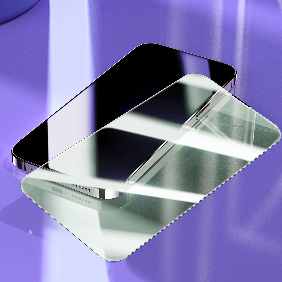 Un telefono e una protezione per lo schermo sono visualizzati su uno sfondo viola, con la protezione leggermente rialzata.