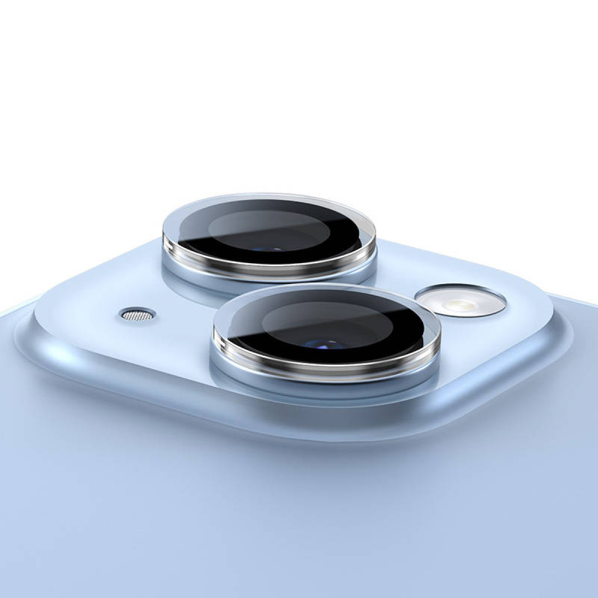 Uno smartphone azzurro ha due obiettivi della fotocamera con protezioni argentate.