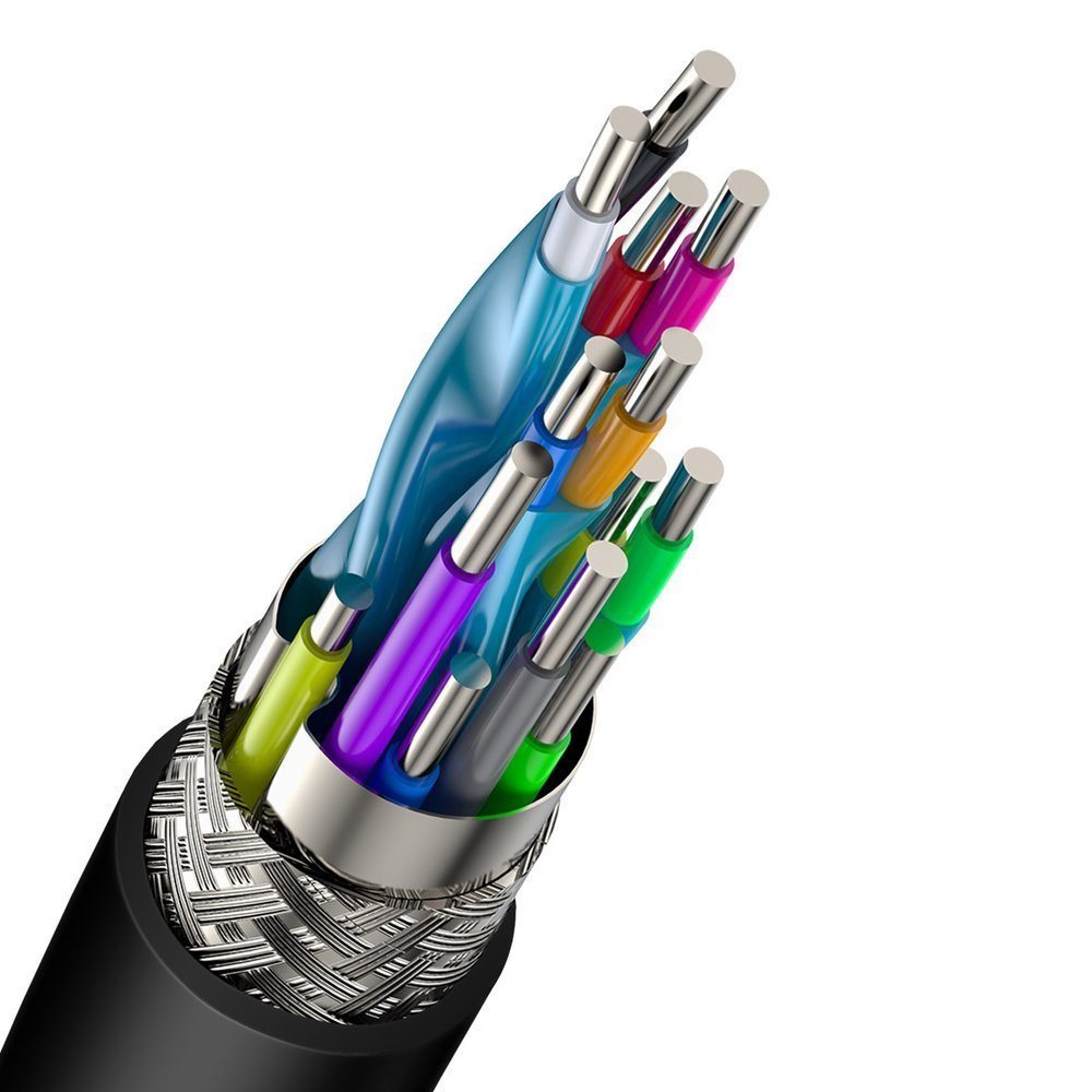 Zbliżenie częściowo przeciętego czarnego kabla Baseus, odsłaniającego kolorowe wewnętrzne przewody na białym tle.