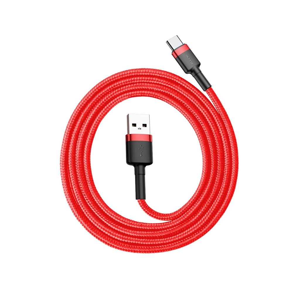 Een opgerolde rode USB naar USB-C-kabel wordt weergegeven op een witte achtergrond.