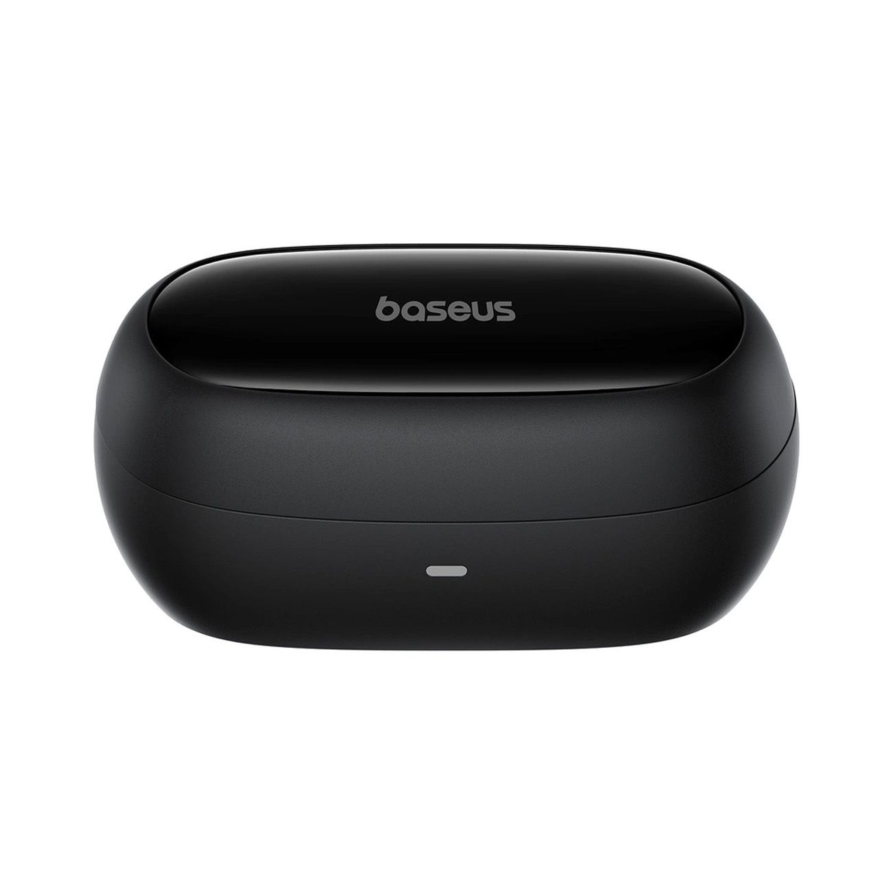 Zamknięte czarne etui ładujące do bezprzewodowych słuchawek z logo Baseus, widok z przodu.