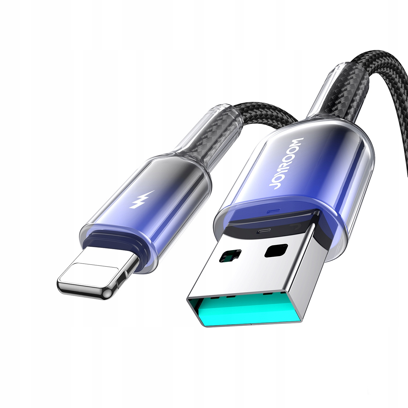 Ukośny widok czarnego plecionego kabla ładującego z niebieskimi i srebrnymi akcentami, wyposażonego w złącze USB i Lightning.