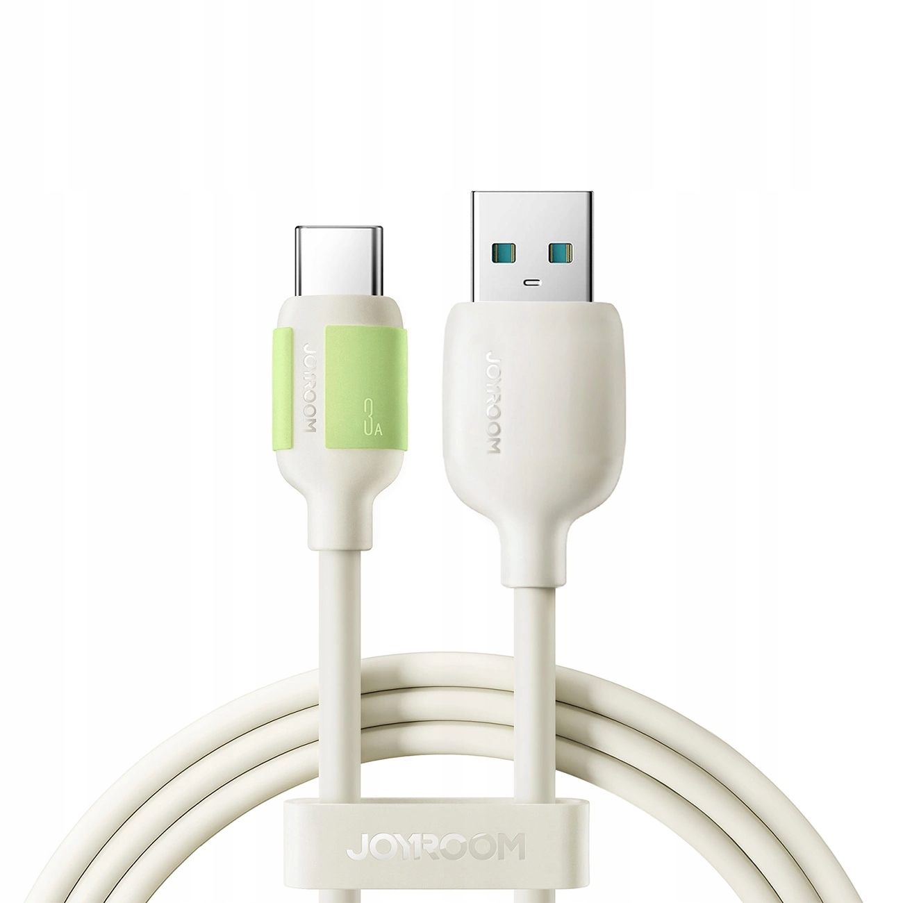 Un câble USB blanc avec des connecteurs USB-A et USB-C est affiché sur un fond blanc brillant.
