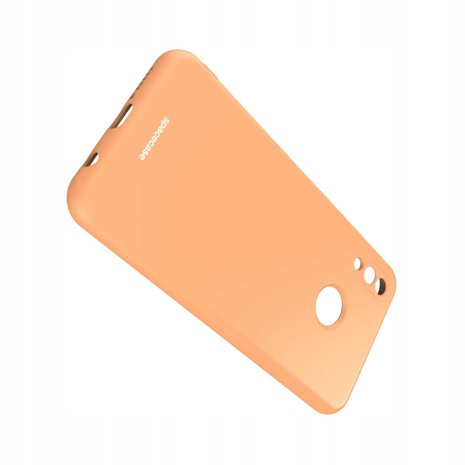 Brzoskwiniowe etui na telefon z wycięciami na aparat i czujnik, ustawione pod kątem na białym tle. 'spacecase' znajduje się z boku.