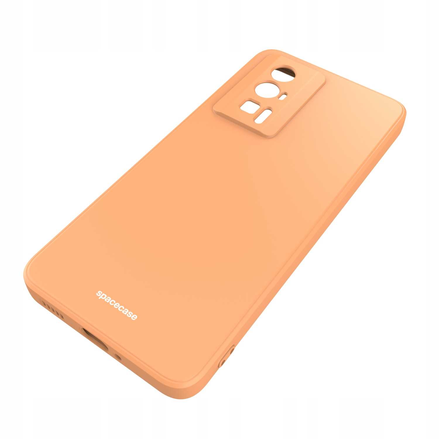 Pomarańczowe etui na telefon jest izolowane na białym tle.