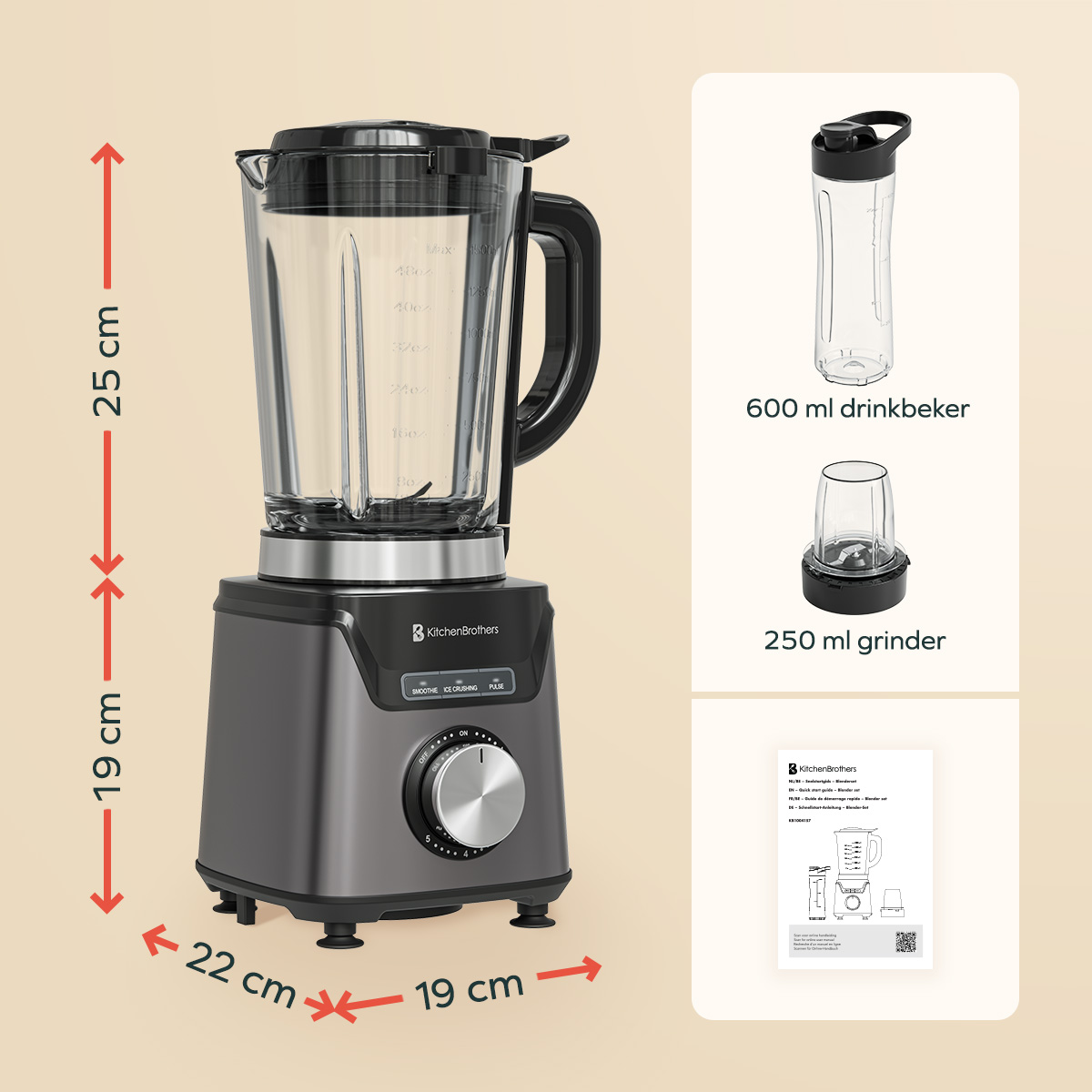 Grijze blender met een glazen kan en zwarte basis, naast een beker, molen en instructies.