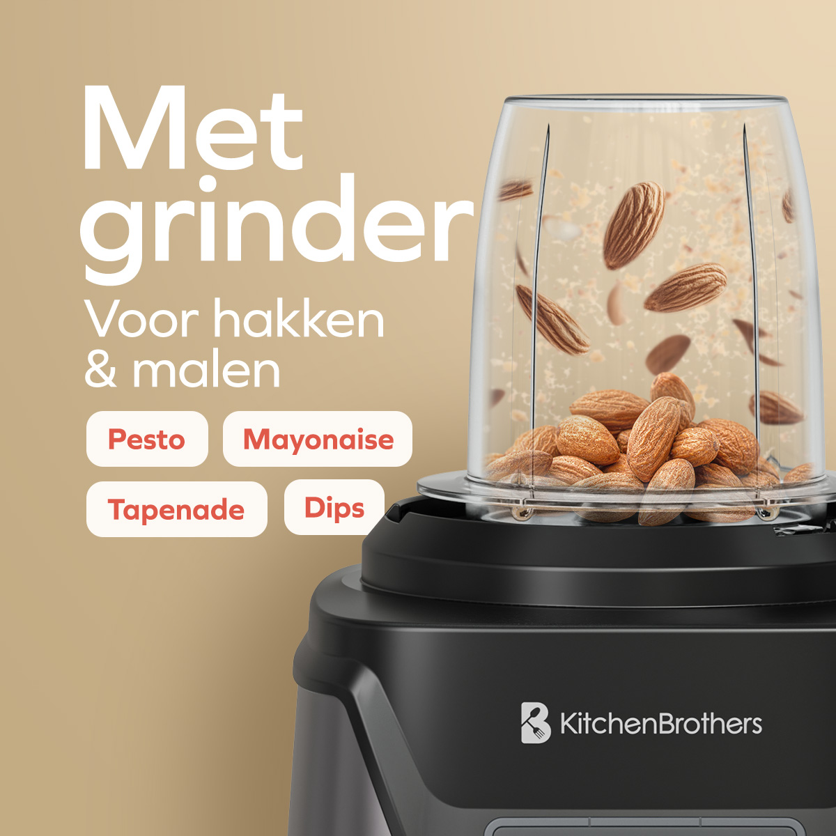 Een molenopzetstuk op een blender vol amandelen, met tekst over het malen van pesto, dips, enz.