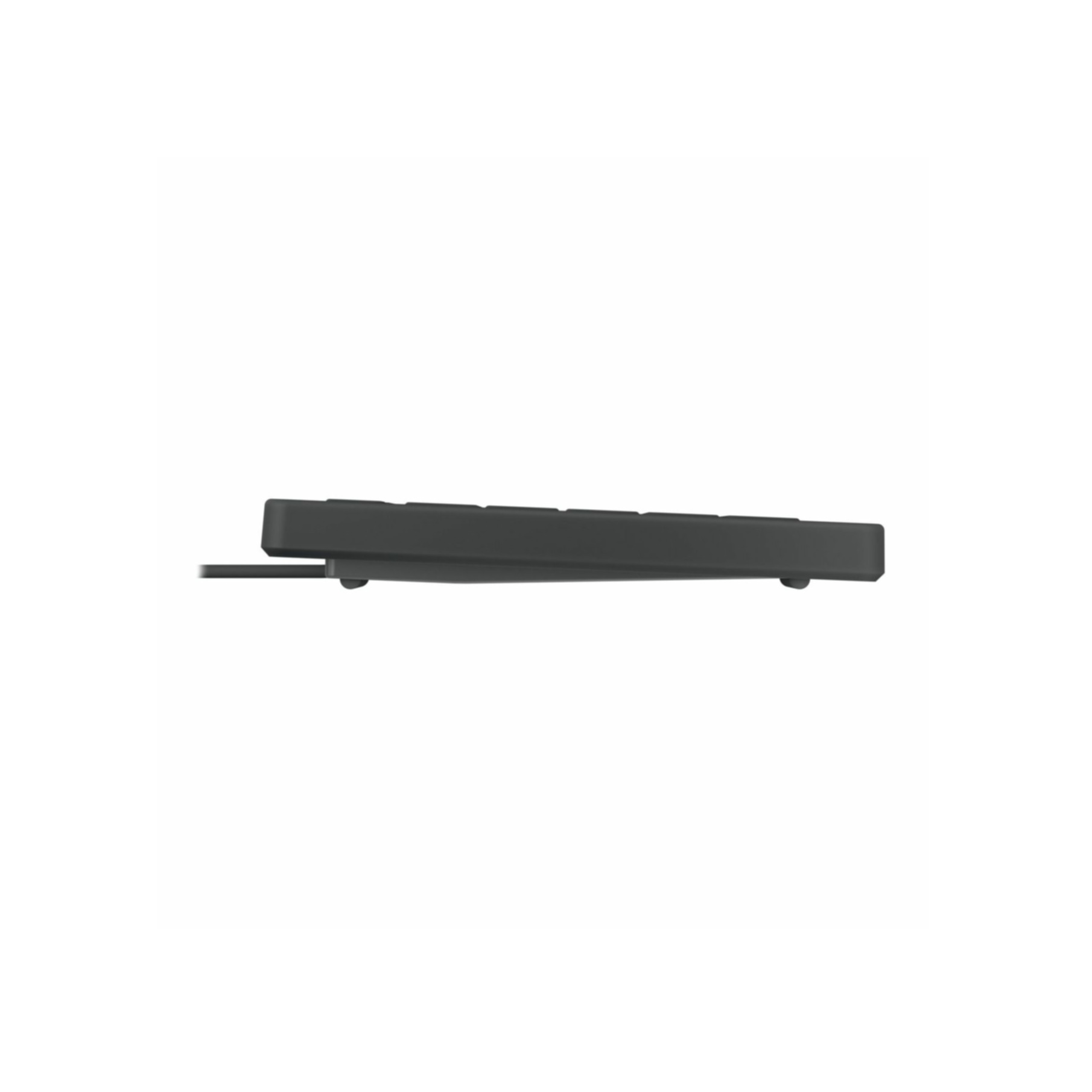 Un clavier noir est vu de côté, montrant son profil mince et sa connexion par câble.