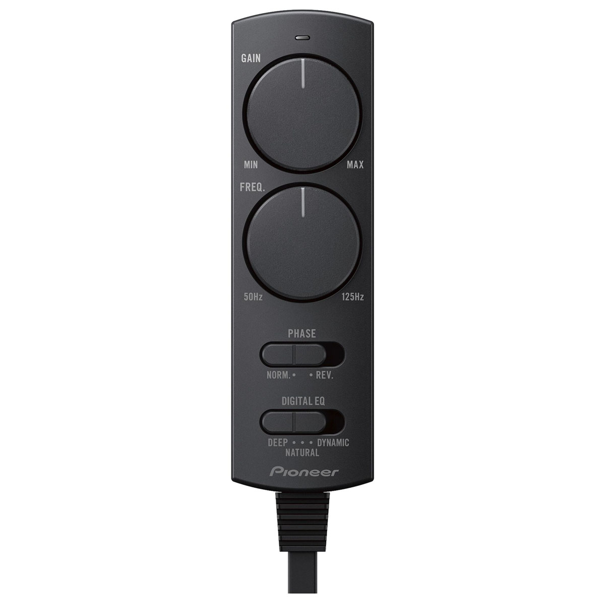 Un controller audio Pioneer nero con due manopole, diversi pulsanti e un cavo.