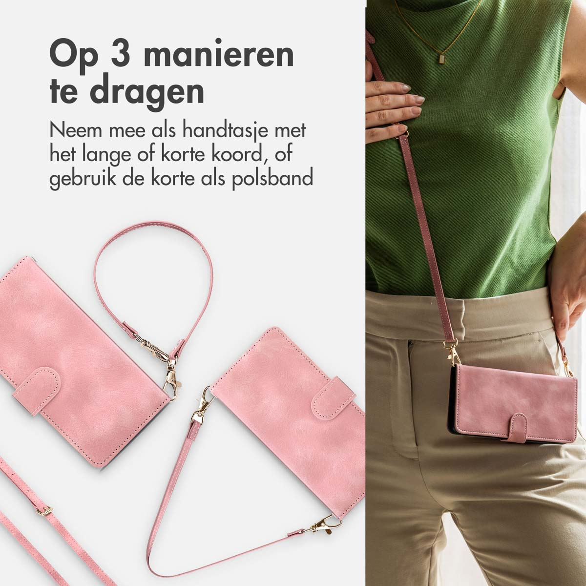 Een persoon in het groen houdt een roze telefoonhoes vast met riemen. Er worden nog twee hoesjes weergegeven.