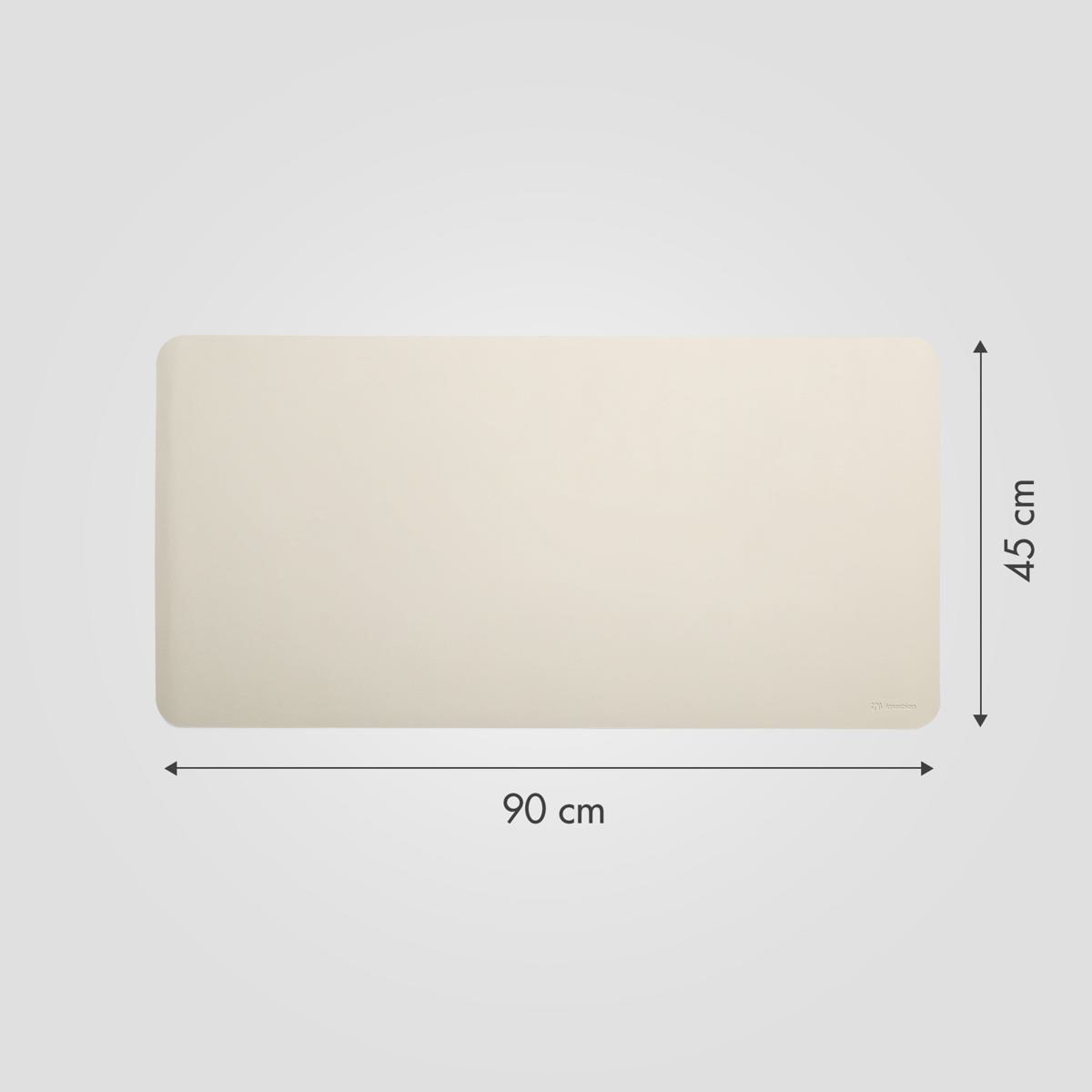 Tappetino da scrivania beige con dimensioni 90 cm x 45 cm, mostrato su uno sfondo neutro come riferimento per le dimensioni.