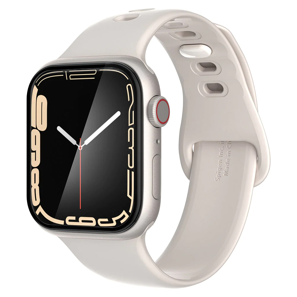 Apple Watch Series 7 con un cinturino bianco, che mostra il quadrante dell'orologio e i dettagli del cinturino su uno sfondo bianco.