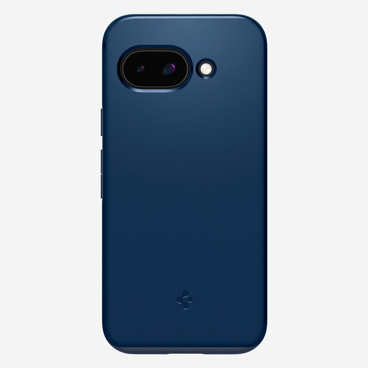 Coque de téléphone bleu marine avec découpes pour l'objectif de la caméra, présentant le design et les caractéristiques de protection sur un fond blanc.