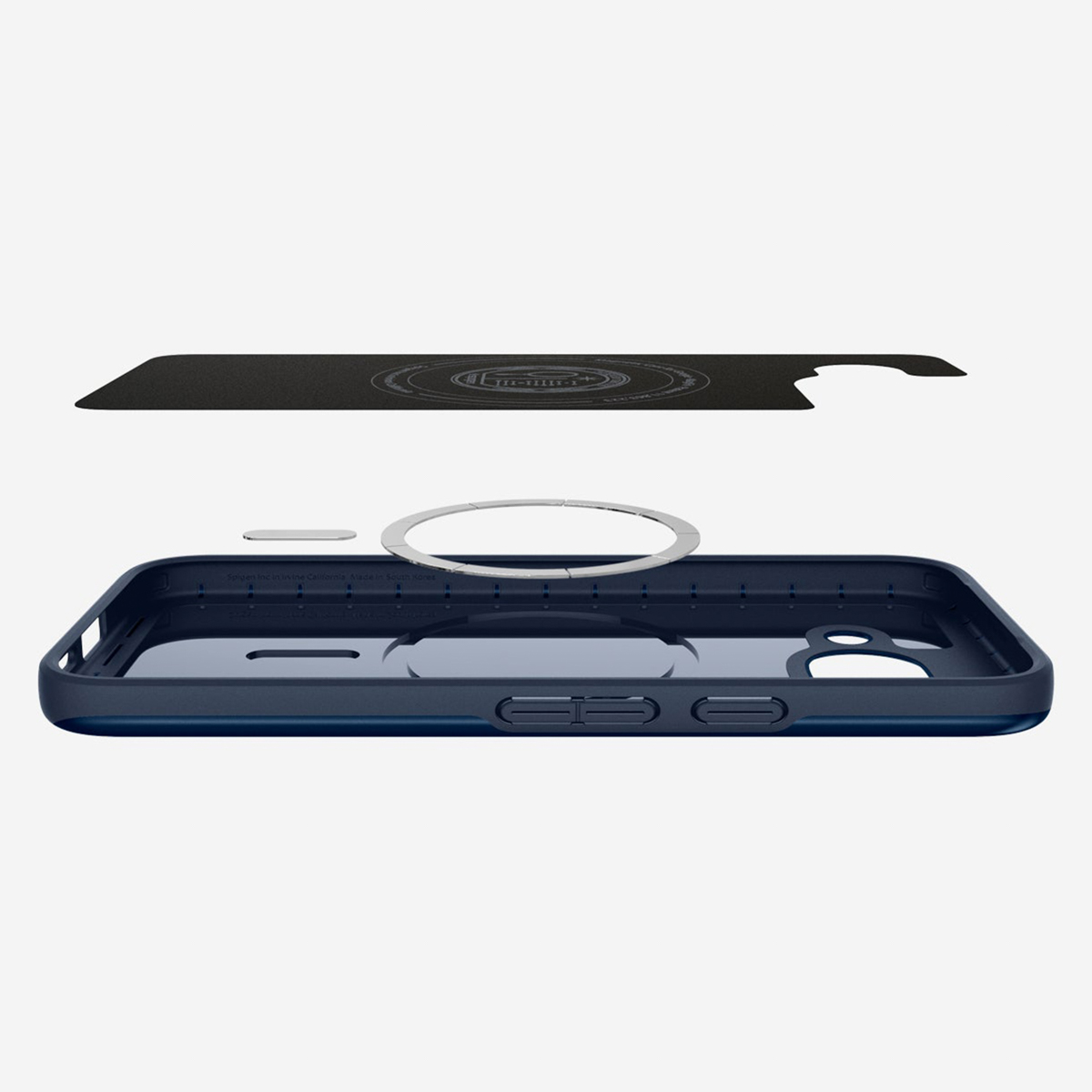 Un étui de téléphone démonté avec des pièces de support d'anneau sur un fond blanc.