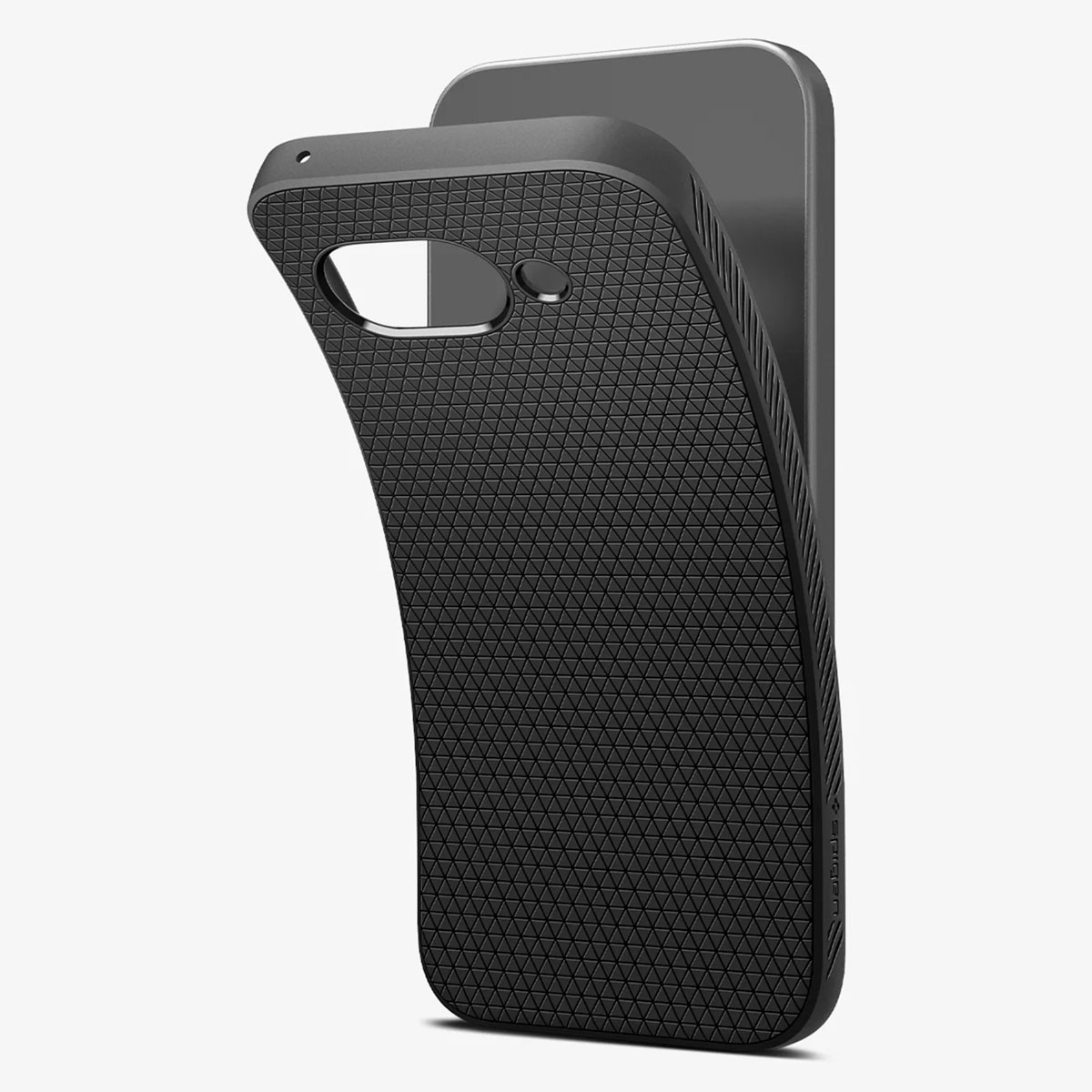 Een zwarte, getextureerde telefoonhoes die van een telefoon wegbuigt, waarbij de flexibiliteit en het ontwerp op een witte achtergrond worden getoond.