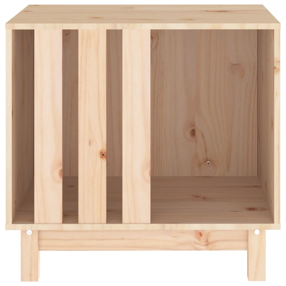Das helle Tierhaus hat vertikale Holzlatten auf einer Seite.