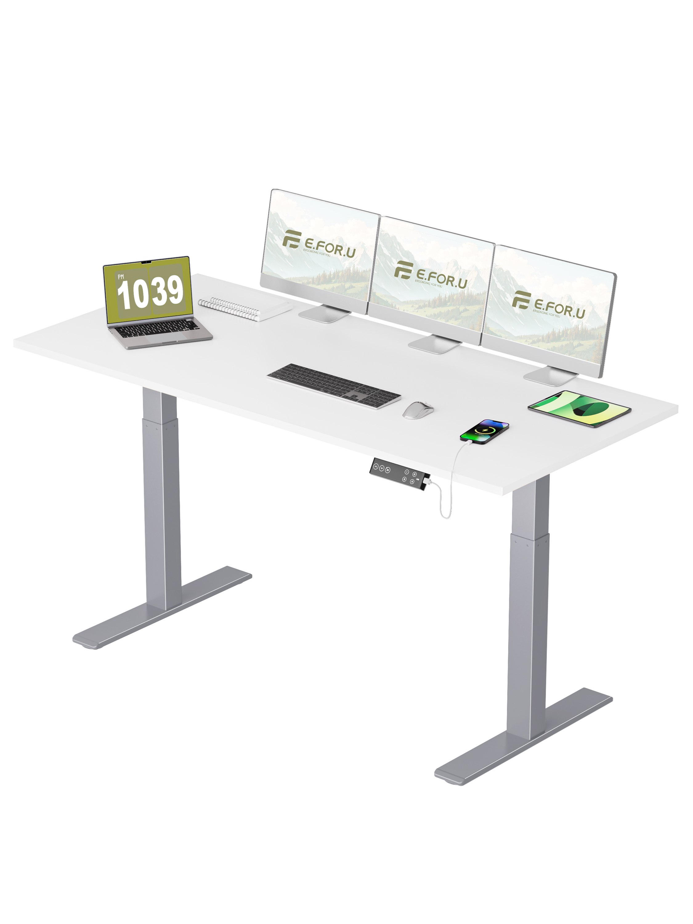 Ein weißer Schreibtisch mit grauen Beinen trägt einen Laptop, drei Monitore, Tastatur, Maus, Tablet und Telefon.