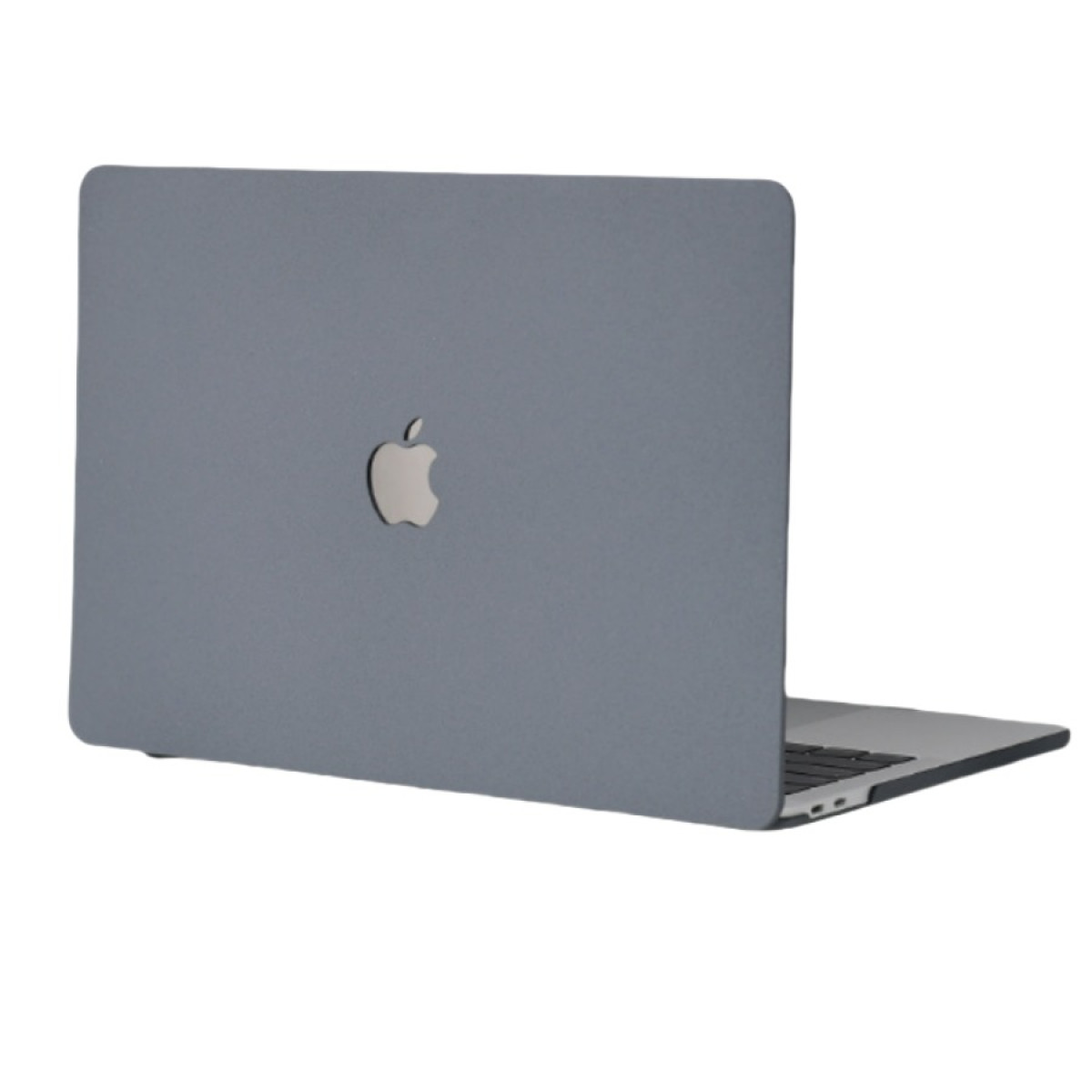 Un laptop grigio con un logo Apple sul coperchio, leggermente aperto su uno sfondo bianco.