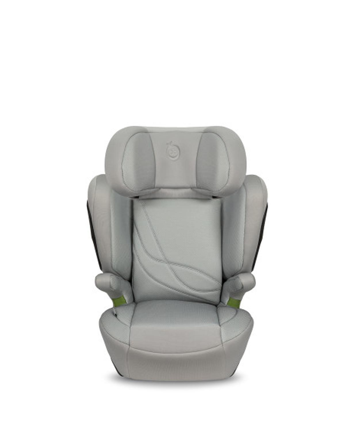 Asiento de coche para niños gris, vista frontal sobre blanco. El asiento tiene una zona acolchada gris claro.