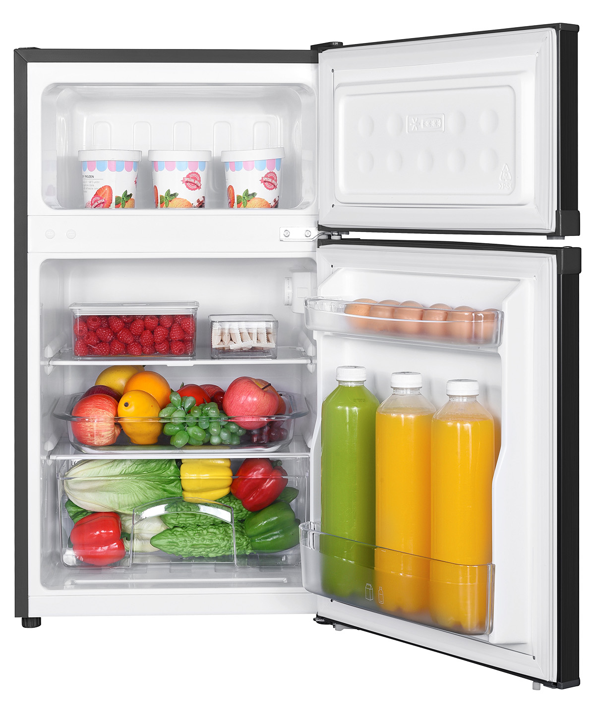 Otwarta lodówka wypełniona jedzeniem. Góra: lody. Środek: owoce, jagody. Dół: warzywa i butelki z sokiem.