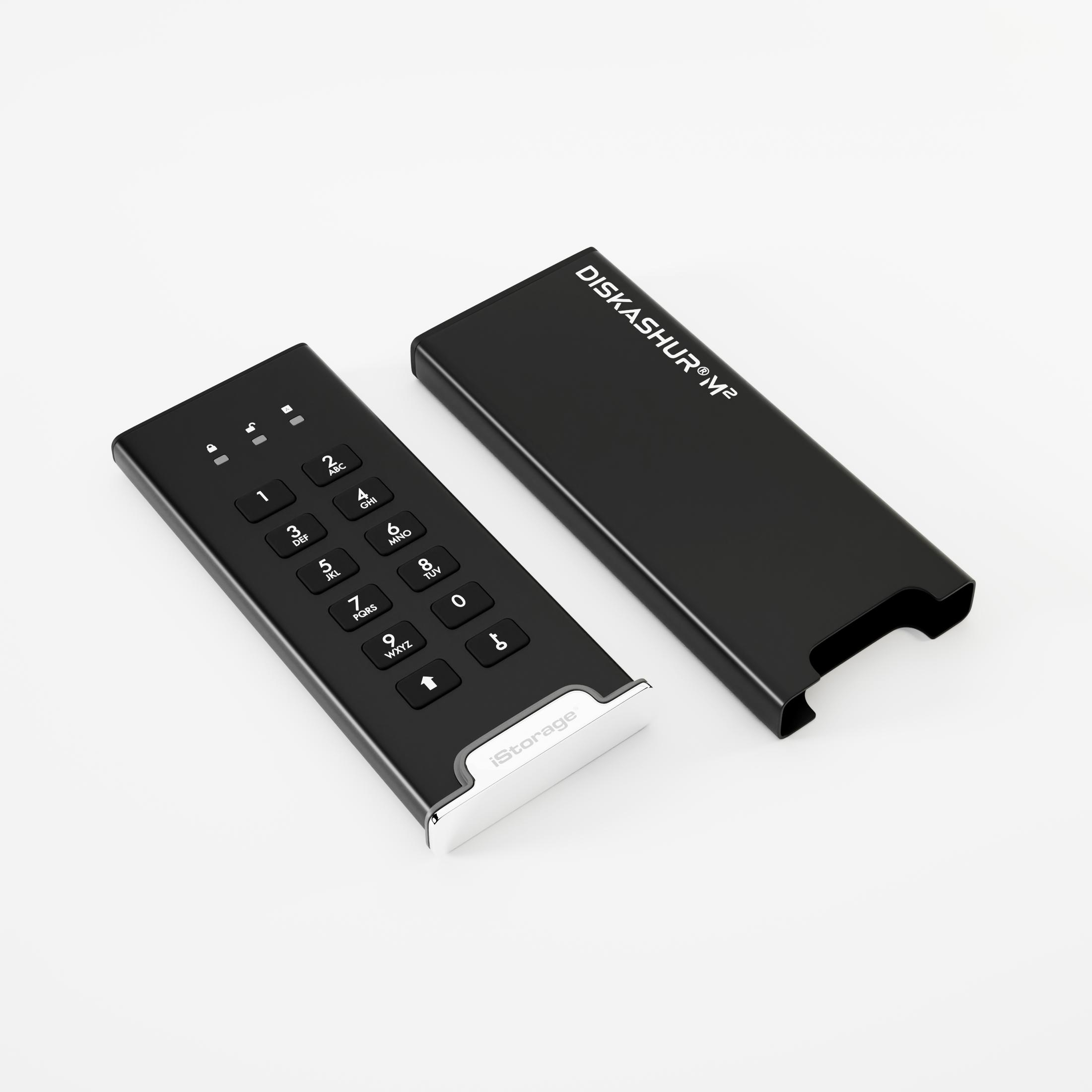 DISKASHUR M2 mit Tastatur neben dem Gehäuse auf weißer Oberfläche.