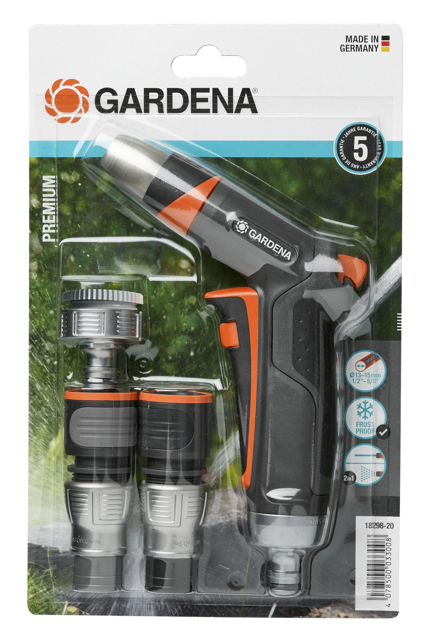 Ugello per irrigazione e connettori per tubo flessibile Gardena confezionati in confezioni al dettaglio.
